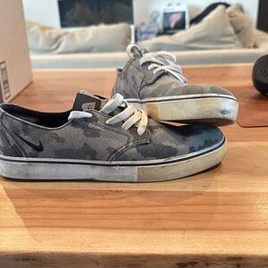 Nike Camouflage Gray Sneakers